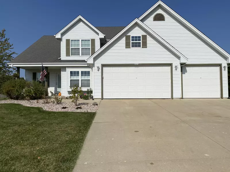 29416 Eagle Ridge Dr, Rochester, WI 53105