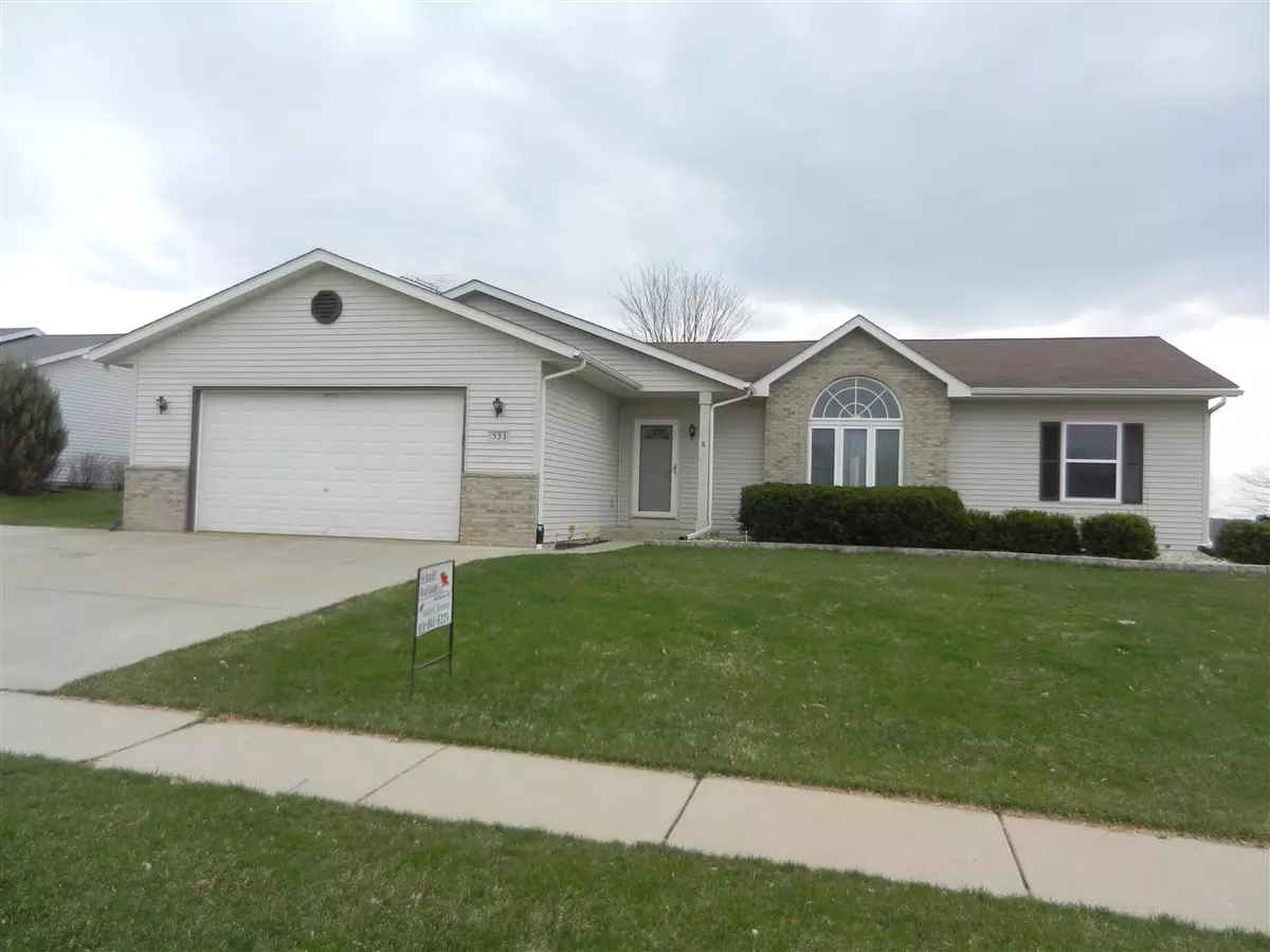 Watertown, WI 53094-5916,533 Autumn Crest Dr