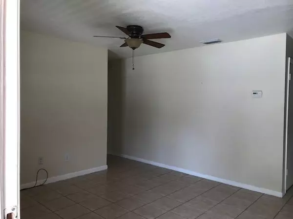 Port Saint Lucie, FL 34983,324 SE Huron TER