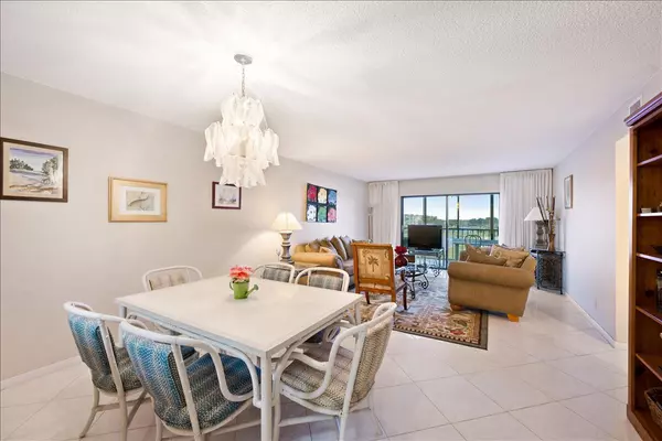 Delray Beach, FL 33446,6866 Huntington LN 508