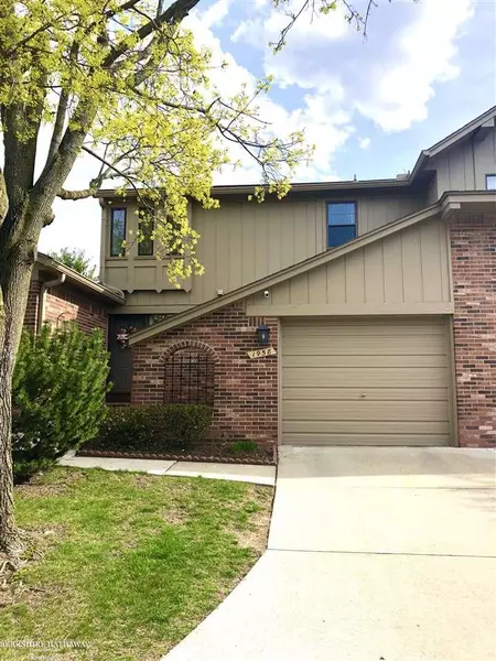 1958 White Birch, Rochester Hills, MI 48309