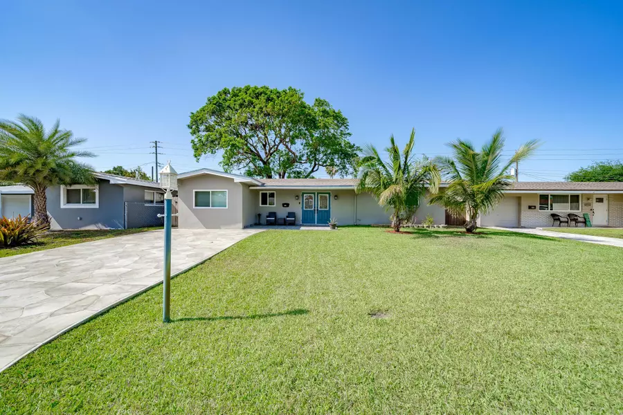 8721 NW 10th ST, Pembroke Pines, FL 33024