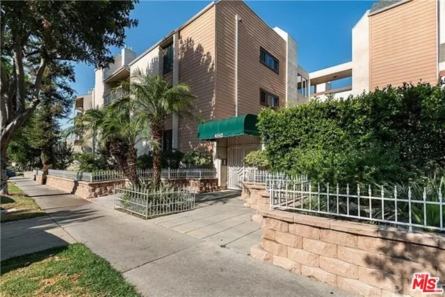 4542 Willis Ave #301, Sherman Oaks, CA 91403