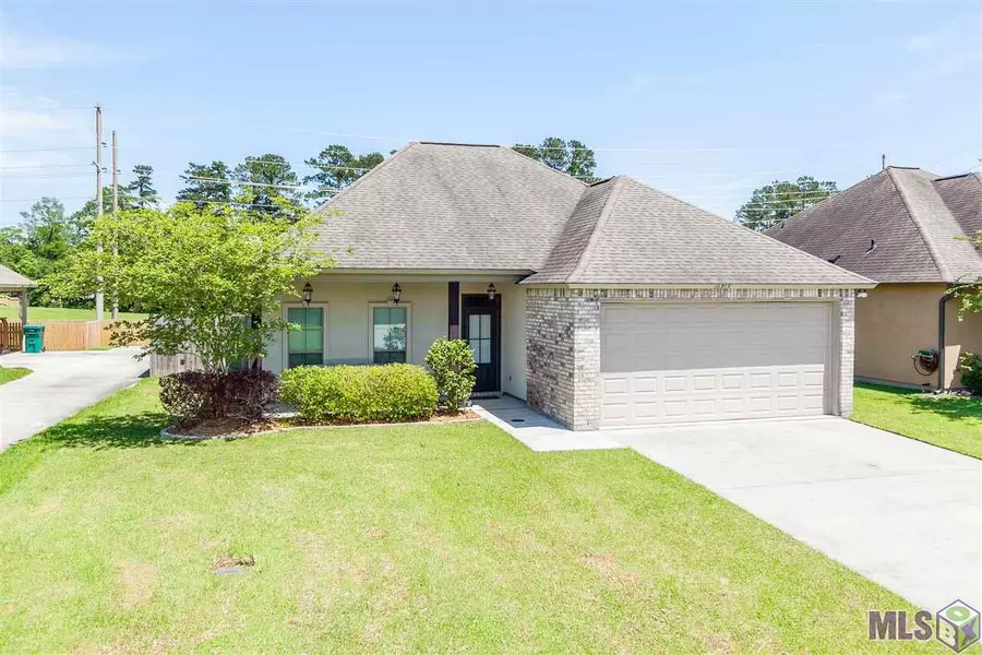 10765 FENWAY LN, Denham Springs, LA 70726