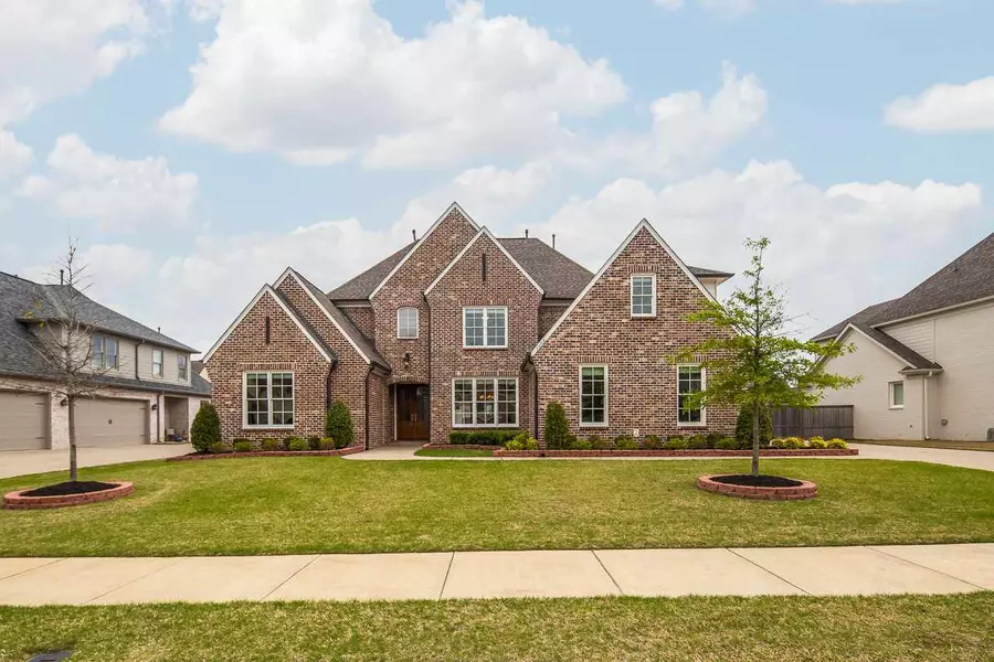 1608 PREAKNESS RUN LN, Collierville, TN 38017