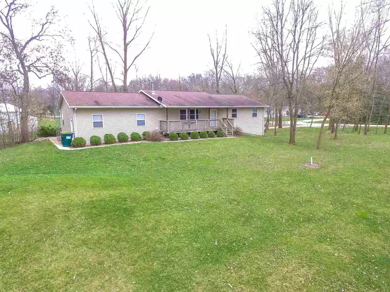 W10696 Hickory Ln, Fox Lake, WI 53933