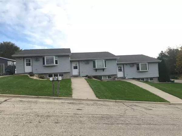 225-227-229 Buechner Dr, Mount Horeb, WI 53572