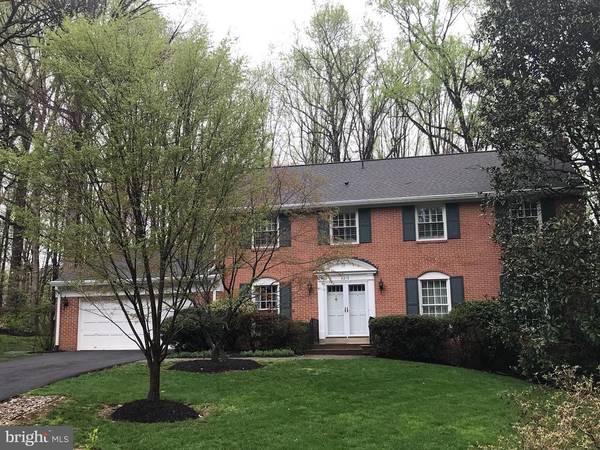 8212 HUNTING HILL LN, Mclean, VA 22102