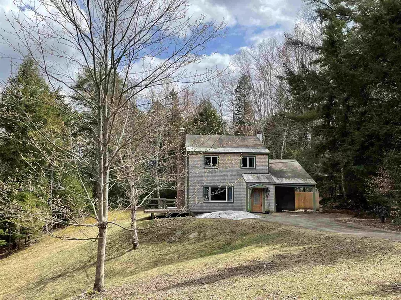 335 Hide and Seek RD, Peru, VT 05152