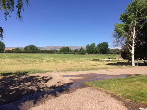 Maeser, UT 84078,1237 N 2500 W