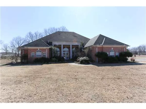 195 JULIE COVE CV, Unincorporated, TN 38002