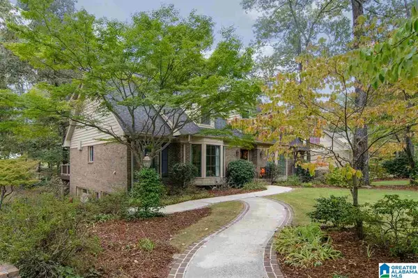 Vestavia Hills, AL 35243,3477 BIRCHWOOD LN