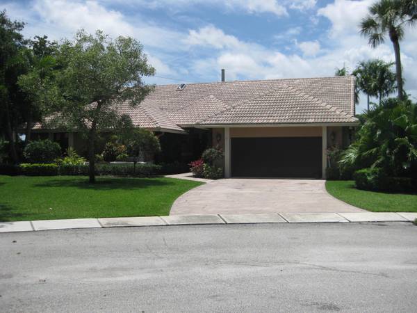 3010 Windsor CIR, Boca Raton, FL 33434