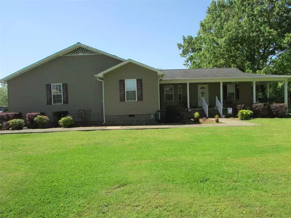 225 HIGGINS DR, Savannah, TN 38372