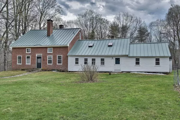 80 Houghton Ledge RD, Roxbury, NH 03431