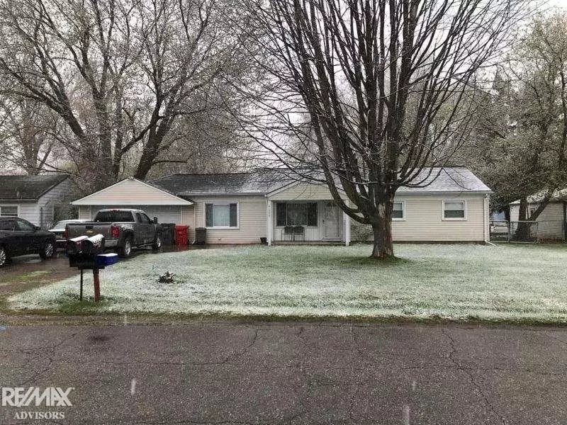 21590 Remick Dr, Clinton Township, MI 48036