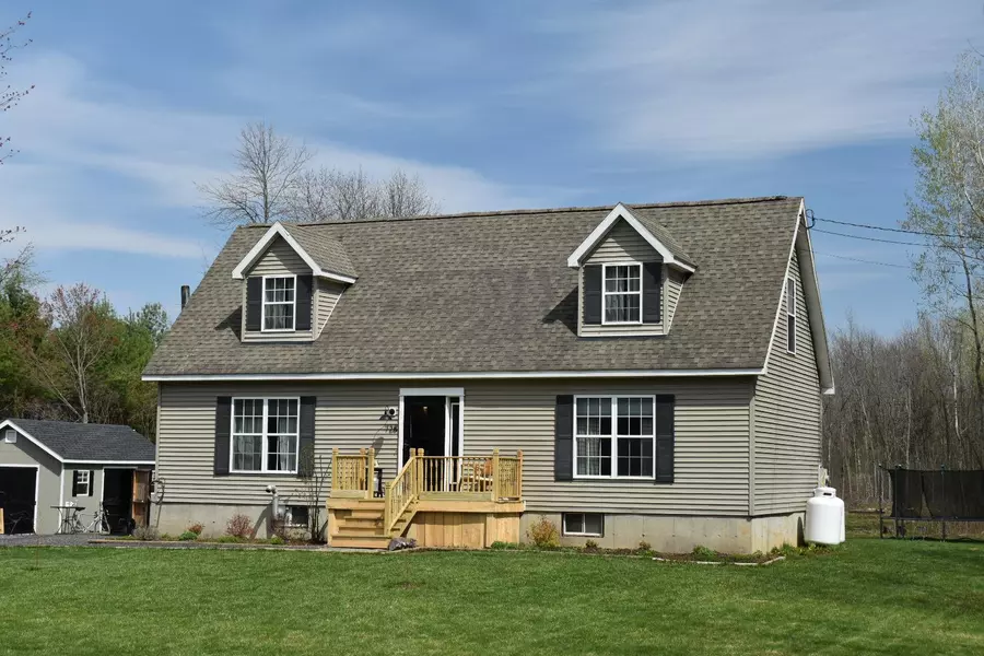 728 Blockhouse Pt RD, North Hero, VT 05474