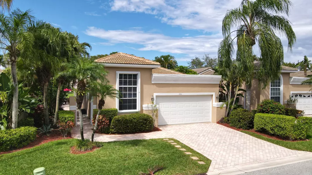 4546 Carlton Golf DR, Lake Worth, FL 33449