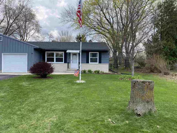 1009 W South St, Stoughton, WI 53589