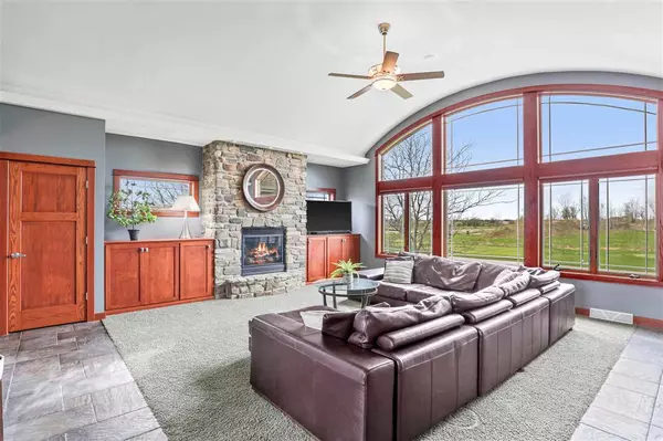 Columbus, WI 53925,328 Vista Cir