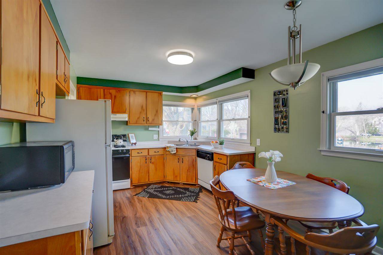 Stoughton, WI 53589,103 N Division St
