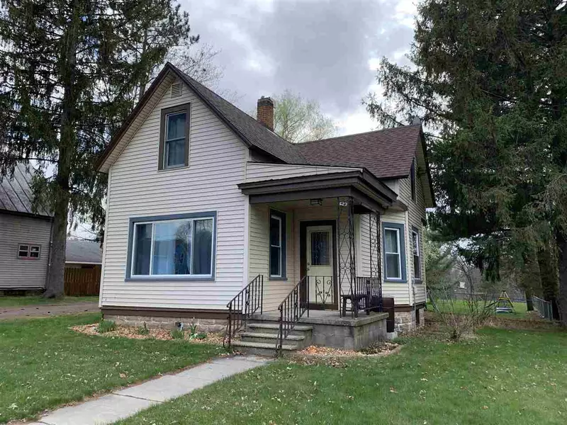 623 S Main St, Westfield, WI 53964