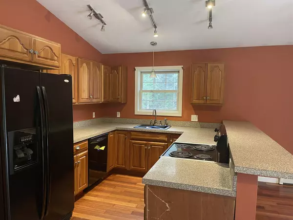 Danbury, NH 03230,43 Brookside LN