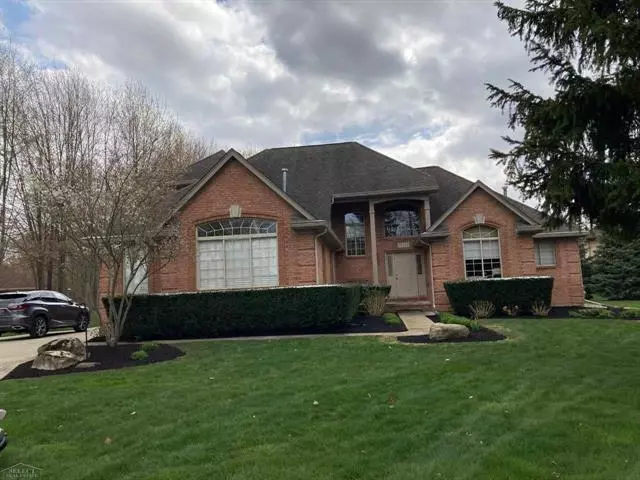 37054 IVY CIRCLE, Richmond, MI 48062