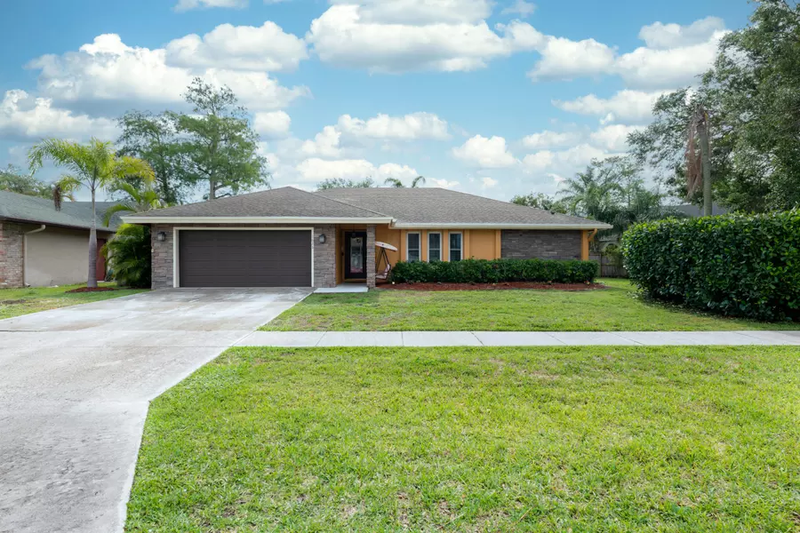 1626 Hollyhock RD, Wellington, FL 33414