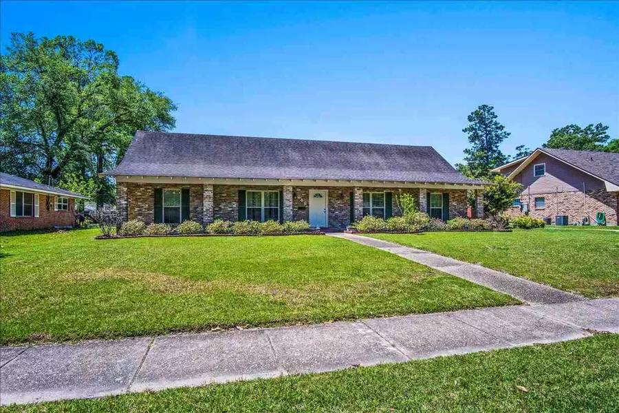 648 SHERWOOD FOREST BLVD, Baton Rouge, LA 70815