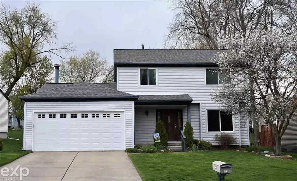 279 Arlington Dr, Rochester Hills, MI 48307