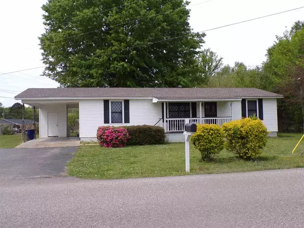 315 WALNUT ST, Adamsville, TN 38310