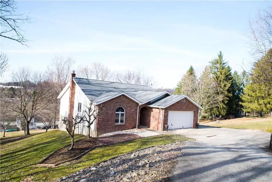 135 Crissinger Road, Greensburg, PA 15601