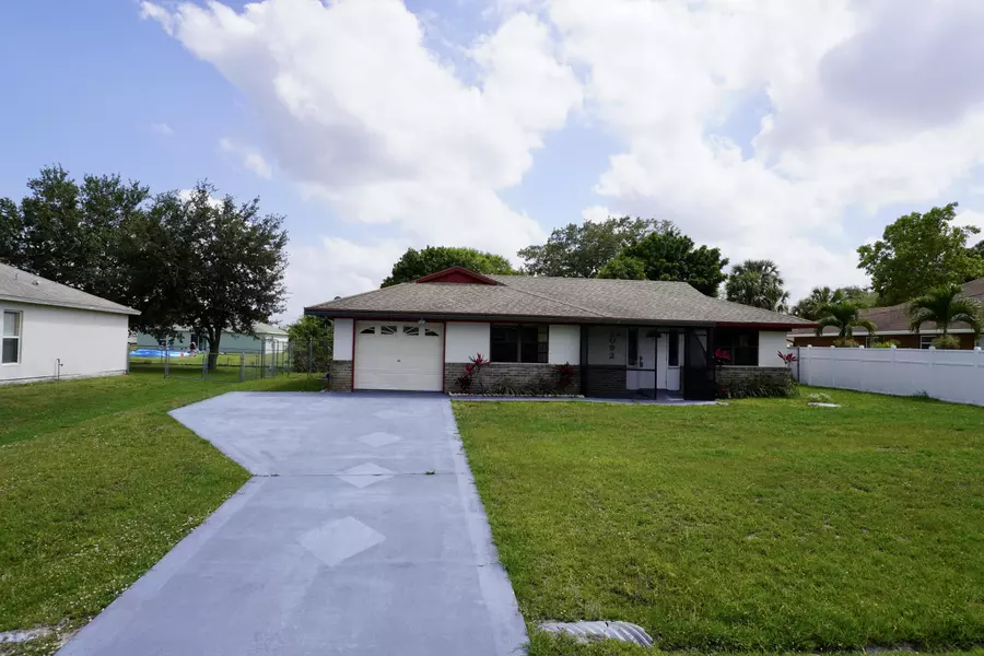 1092 SW Sudder AVE, Port Saint Lucie, FL 34953