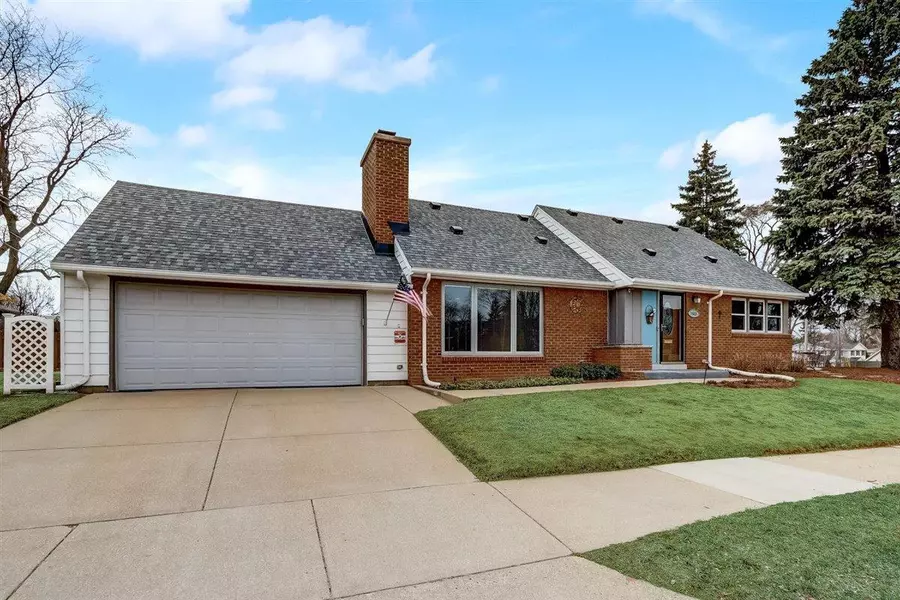 7525 Portland Ave, Wauwatosa, WI 53213