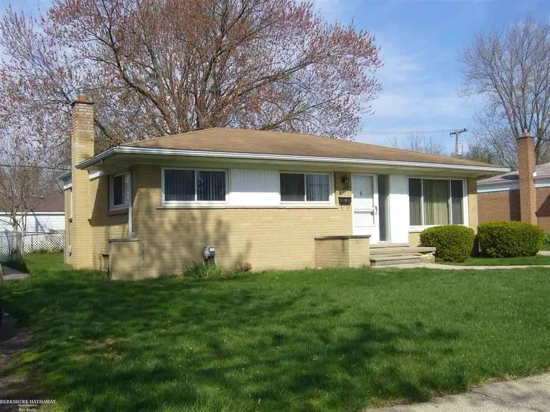 21155 Suffolk, Clinton Township, MI 48035