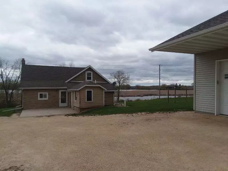 N5152 County Road E, Iron Ridge, WI 53035-9601