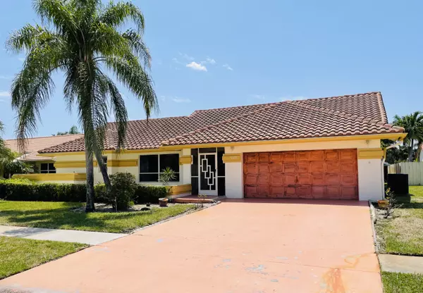 9320 Laurel Green DR, Boynton Beach, FL 33437