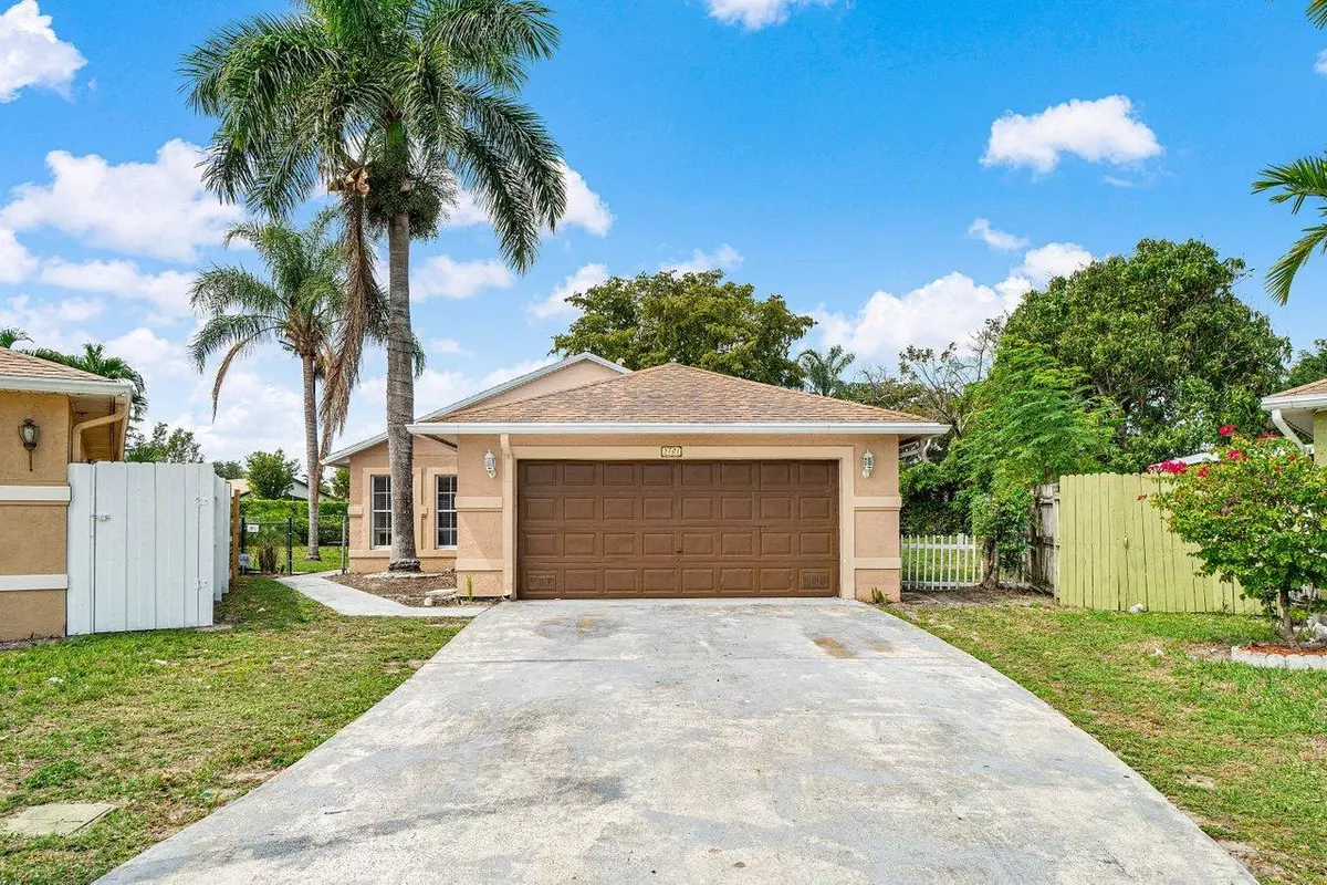 Boynton Beach, FL 33437,5701 Boynton Bay CIR