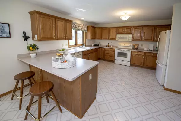 Franklin, WI 53132,8804 W Mourning Dove Ct