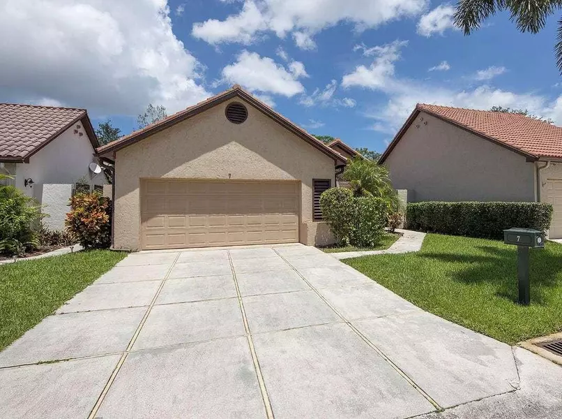 7 N Ironwood WAY, Palm Beach Gardens, FL 33418