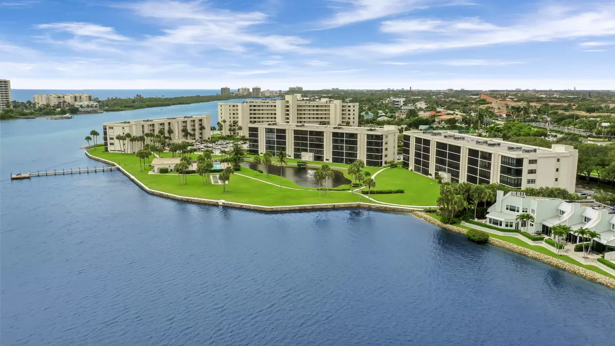 Tequesta, FL 33469,300 Intracoastal PL 408