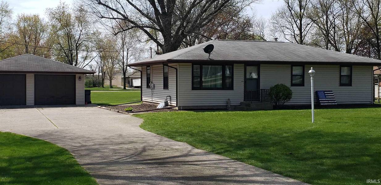 2723 California Road, Elkhart, IN 46514-1221