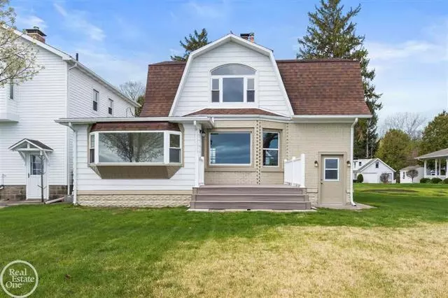 5298 LAKESHORE, Fort Gratiot, MI 48059