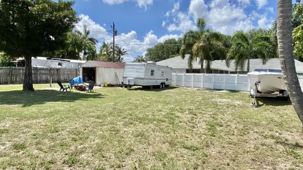 Hobe Sound, FL 33455,8913 SE Colony ST