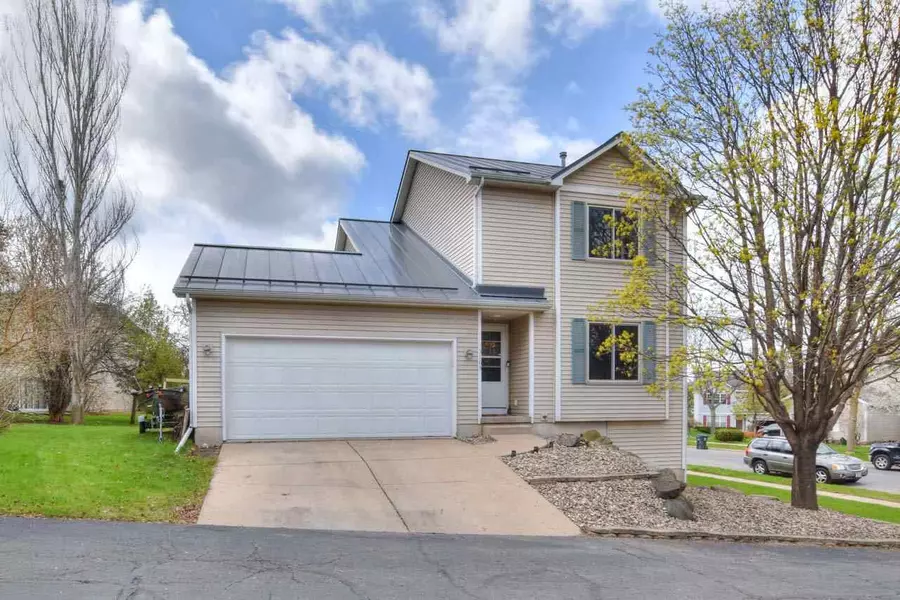 5165 Ridge Oak Dr, Madison, WI 53704