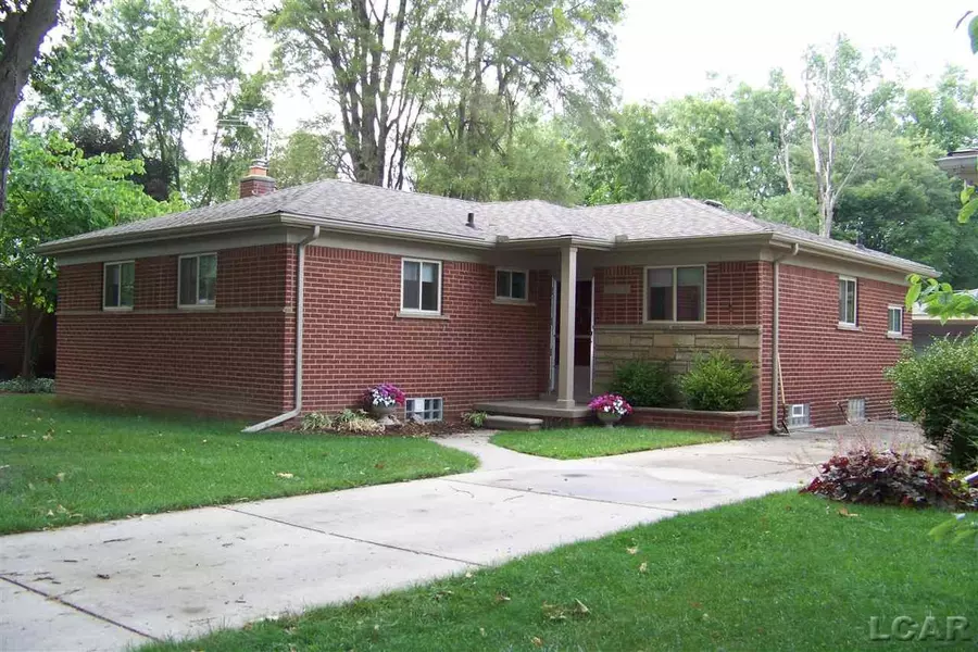 24750 Ross, Redford, MI 48239