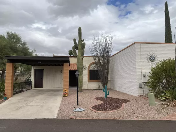 1220 W Calle Alcazar, Green Valley, AZ 85622