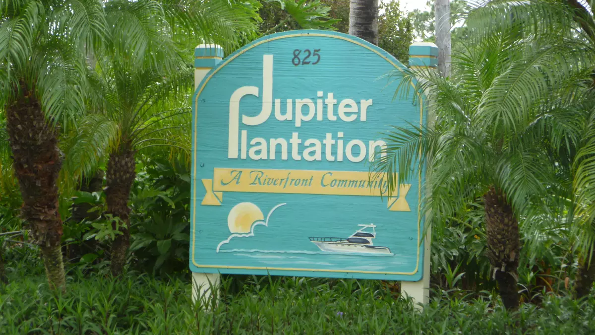 Jupiter, FL 33458,825 Center ST 6d