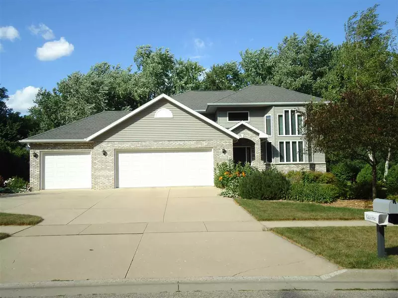 3206 Rockport Park Dr, Janesville, WI 53548